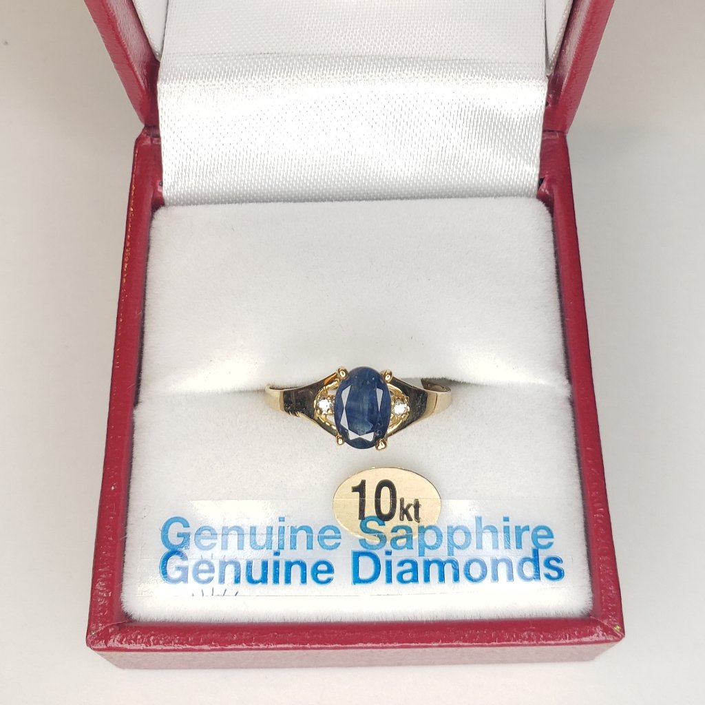 Yellow Gold & Natural Sapphire Ring - 10kt